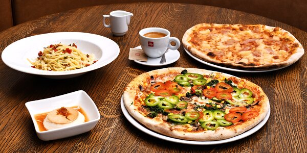 Pizza či pasta dle výběru, 
panna cotta a káva pro 1 i 2