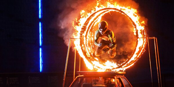 Rodinný vstup na kaskadérskou 
show autorodeo