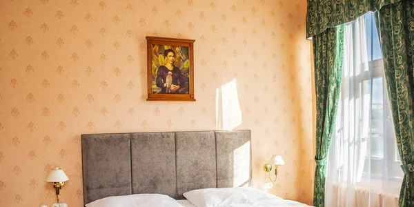 Dvoulůžkový pokoj s výhledem na řeku (možnost oddělených postelí, přistýlka na vyžádání dle dostupnosti)