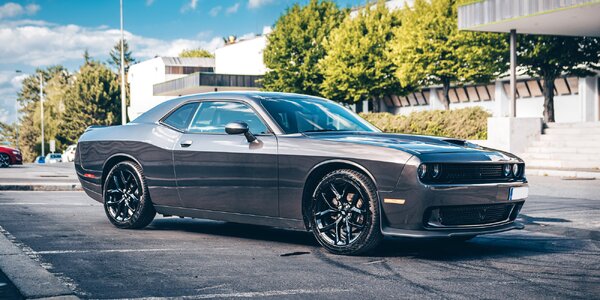 Jízda v Dodge Challenger: 
20 minut až 12 hodin
