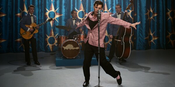 Dvě vstupenky do Lucerny 
na film Elvis