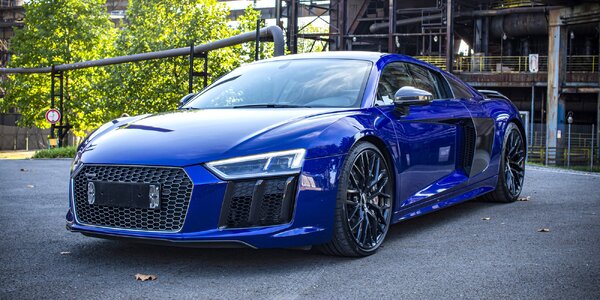 Jízda v Audi R8 V10 Plus: 
spolujízda i řízení