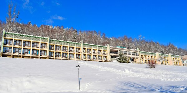 Polské Beskydy: hotel 
u sjezdovky s jídlem i wellness