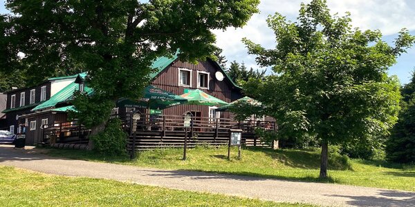 Turistická chata 2,5 km 
od vrcholu Ještědu i snídaně