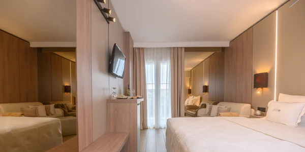 Dvoulůžkový pokoj Standard s balkonem (25 m²)