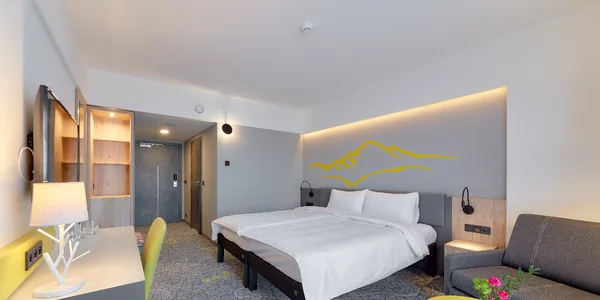 Dvojlôžková izba s manželskou posteľou (25 m²)