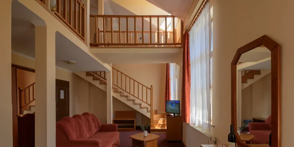 Krídlo Alžbeta (Erzsébet) - dvojpodlažná rodinná izba (39 m²)