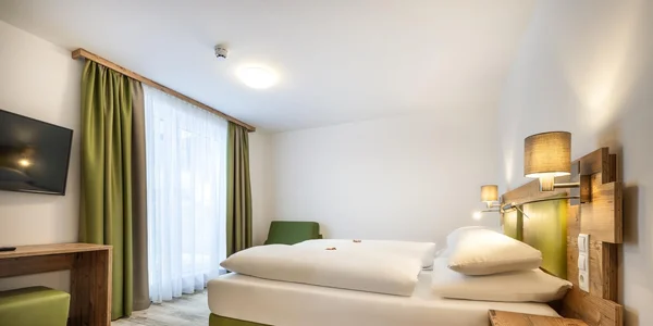 Dvoulůžkový pokoj Deluxe s balkonem (20 m²)