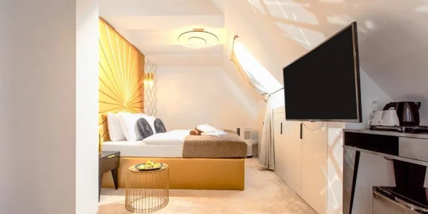 Dvoulůžkový pokoj s 1 přistýlkou (19 m²)