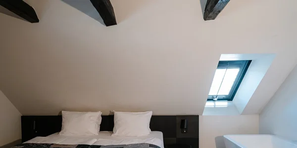 Pokoj Deluxe s vanou v ložnici (17 m²)