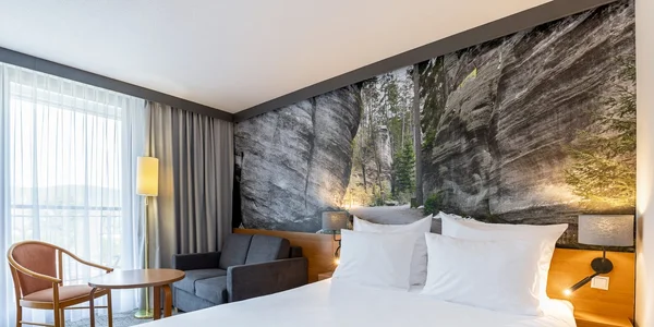 Dvojlôžková izba s manželskou posteľou a klimatizáciou na 3. poschodí (24 m²)