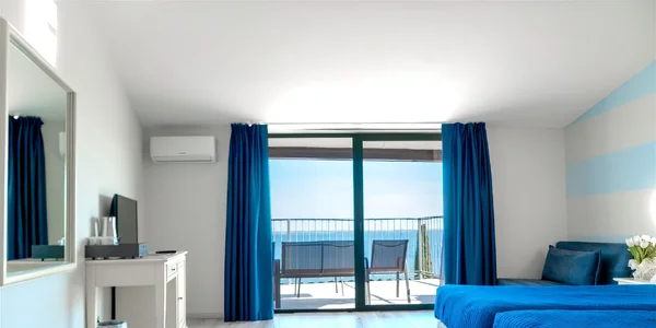 Panoramatická dvojlôžková izba s výhľadom na jazero (17–20 m²)