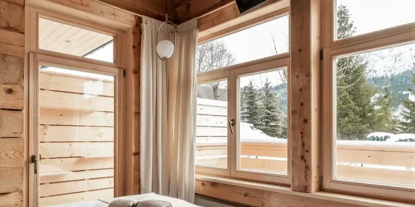 Dvojlôžková izba Deluxe s balkónom a výhľadom na hory 2 (16 m²)