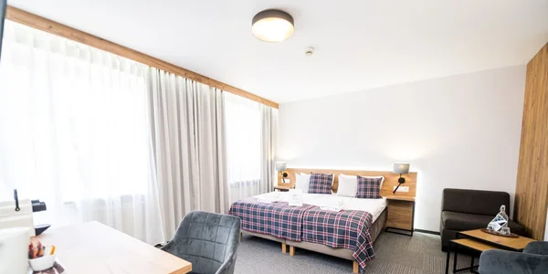 Dvoulůžkový pokoj Superior s přistýlkou (27 m²)