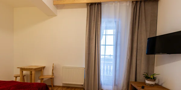 Trojložková izba s balkónom