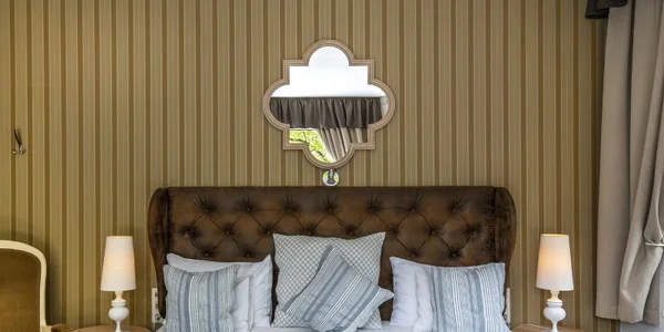 Deluxe