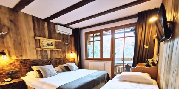 Double/Twin pokoj s přistýlkou bez balkonu (19 m²)