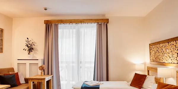 Dvoulůžkový pokoj s výhledem na hory (17 m²)