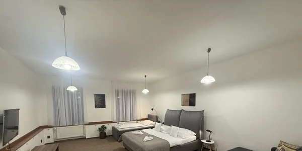 Rodinná izba so saunou a výhľadom na námestie