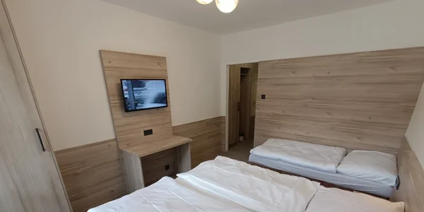 Třílůžkový pokoj Deluxe 202, 203, 204, 205, 206 (15 m²)