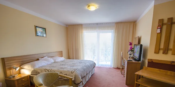 Dvoulůžkový pokoj s výhledem na jezero (20 m²)