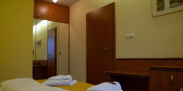 Dvoulůžkový pokoj s manželskou postelí bez balkonu