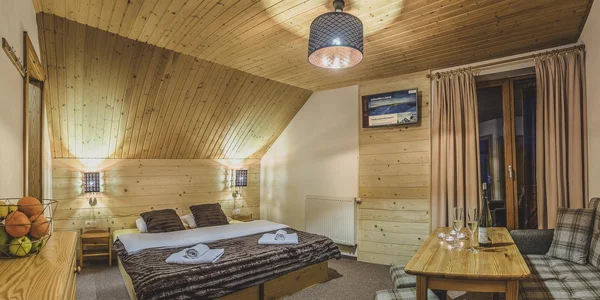 Dvojlôžková izba s balkónom (16 m²)