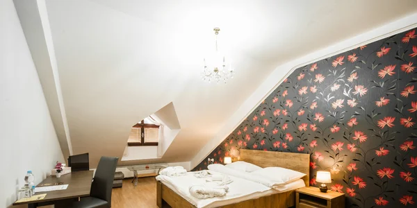 Dvoulůžkový pokoj s manželskou postelí (18 m²)