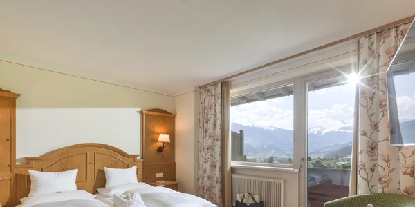 Dvojlôžková izba s výhľadom na hory (23 m²)