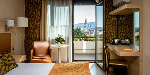 Pokoj Premium s výhledem na město (21 m²)