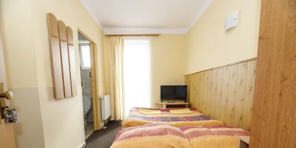 Dvoulůžkový pokoj s výhledem a balkón​em (hlavní budova)