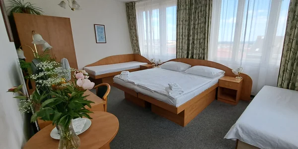 Čtyřlůžkový pokoj (26 m²)