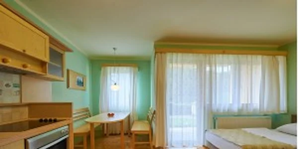 Dvoulůžkový pokoj s balkónem (24 m²)