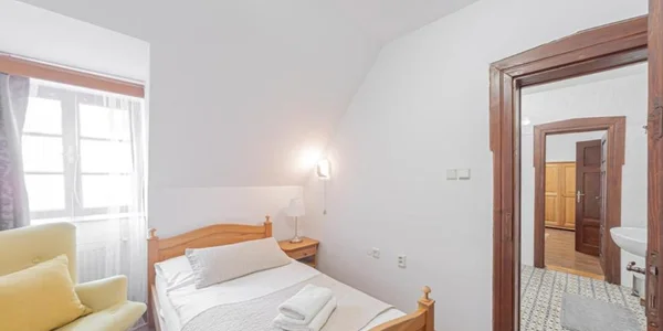 Třílůžkový pokoj (15 m²)