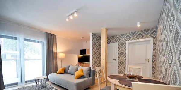 Apartmán na poschodí s výhľadom na hory