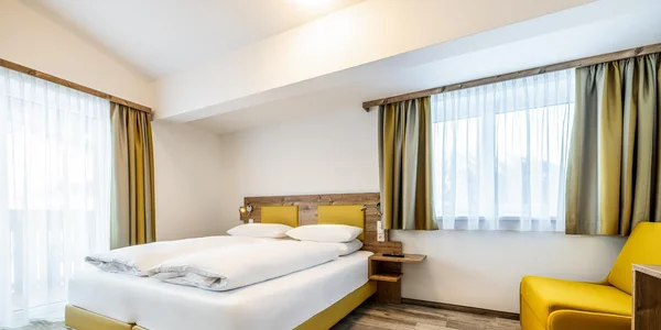 Dvoulůžkový pokoj Deluxe Plus s balkonem (22 m²)
