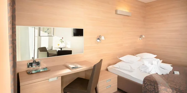 Dvoulůžkový pokoj s výhledem do parku (25 m²)