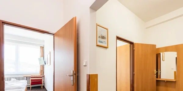 4-lôžková rodinná izba so sprchou (33 m²)