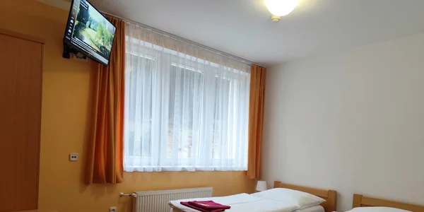Malý dvoulůžkový pokoj