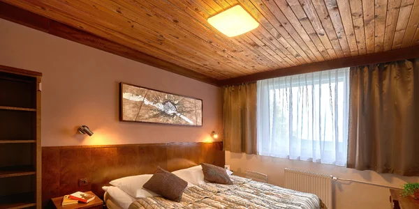 Dvoulůžkový (manželská postel) (17 m²)