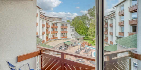 Izba s výhľadom na bazén (26 m²)