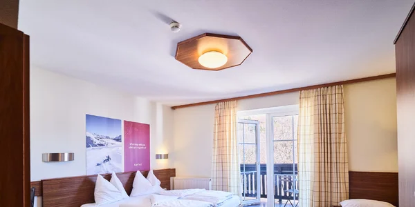 Dvoulůžkový pokoj s přistýlkou (25 m²)