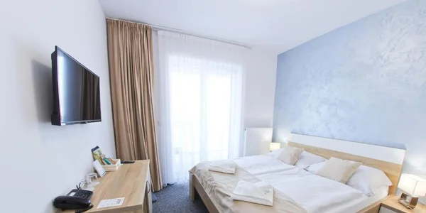 Dvoulůžkový pokoj Standard s balkónem (15 m²)
