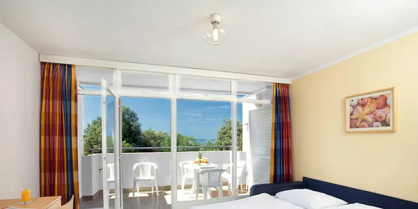 Rodinný apartmán s částečným výhledem na moře