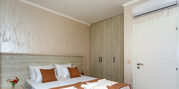 Apartmán s jednou spálňou s výhľadom na bazén (44 m²)