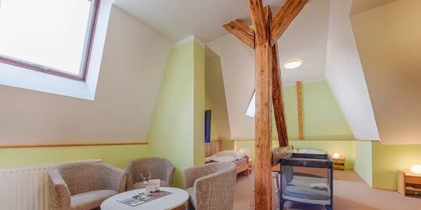Štvorlôžková izba č. 4 manželská posteľ + 2 jednolôžka