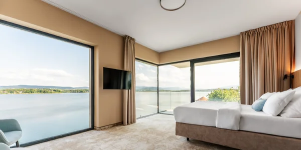 Pokoj Premium s výhledem na jezero (30–40 m²)