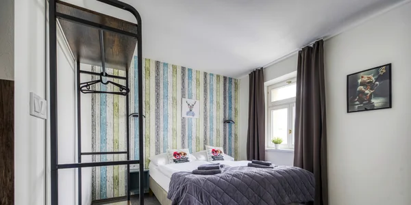 Dvojlôžková izba s manželskou posteľou (15 m²)