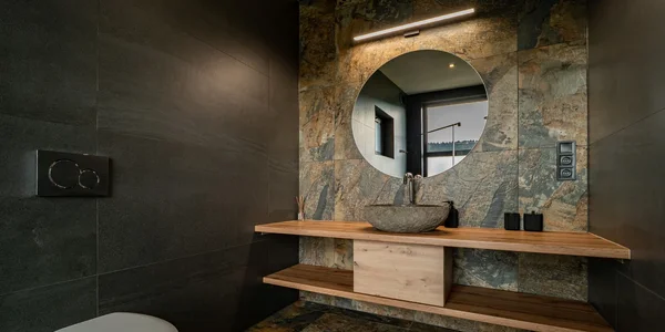 Tiny house pod hradom