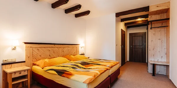 Dvoulůžkový pokoj s přistýlkou (25 m²)